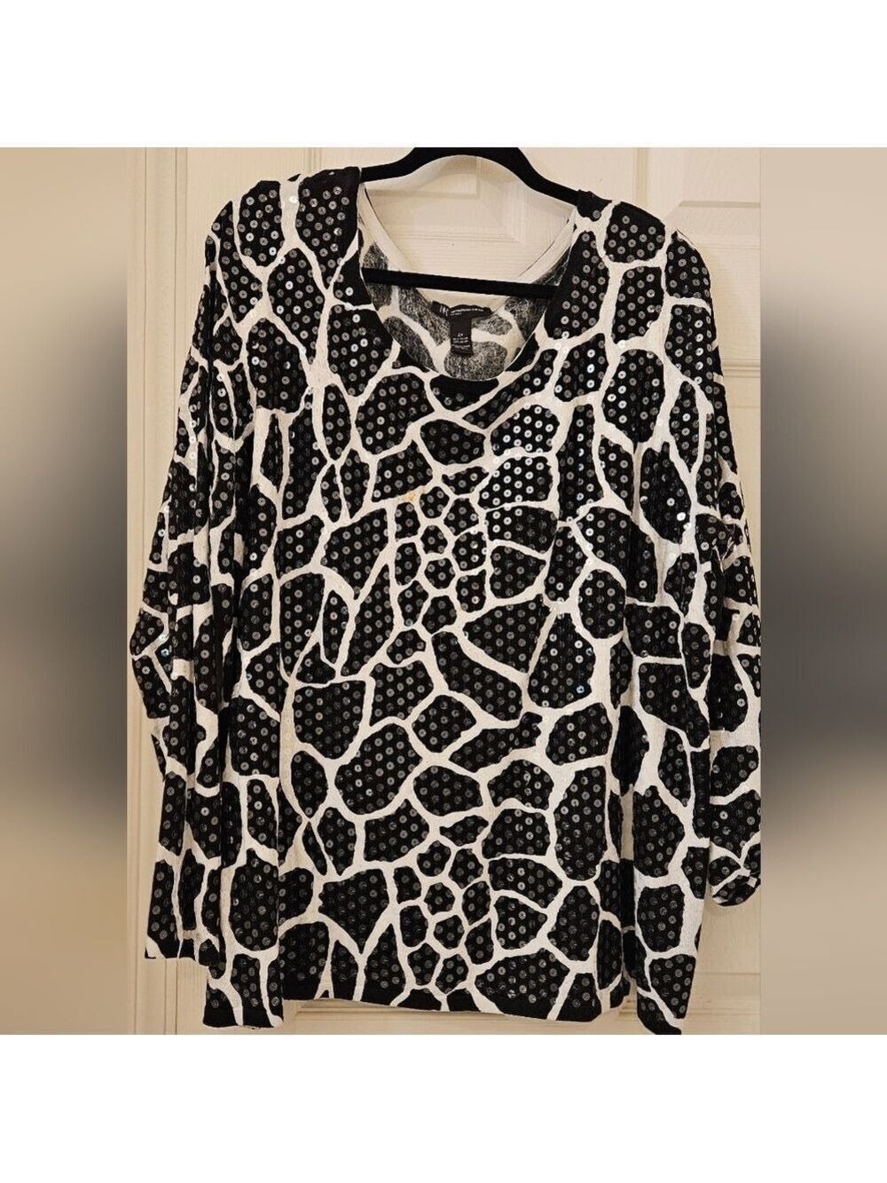 INC International Concepts Black and White Graphic Long Sleeve Blouse